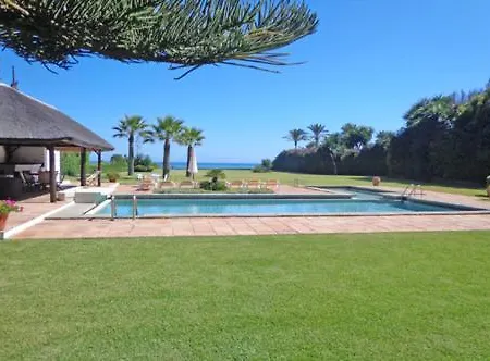Amazing Beachfront Heated Pool Villa