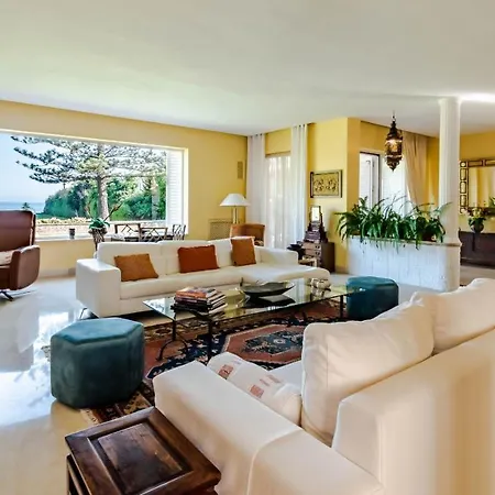 Amazing Beachfront Heated Pool Villa