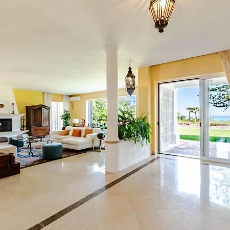 Villa Amazing Beachfront Heated Pool Marbella