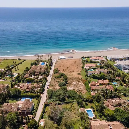 Amazing Beachfront Heated Pool Villa *
