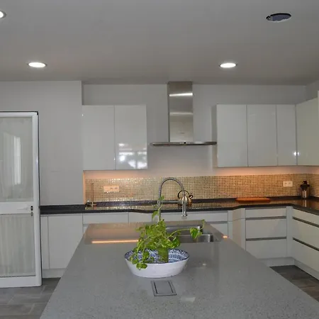 Amazing Beachfront Heated Pool Marbella