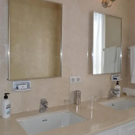 Amazing Beachfront Heated Pool Villa Marbella