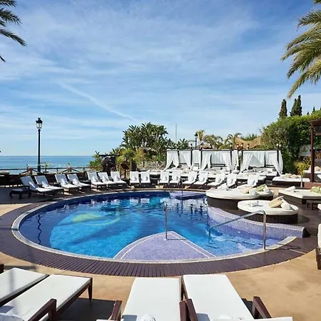 Amazing Beachfront Heated Pool Villa
